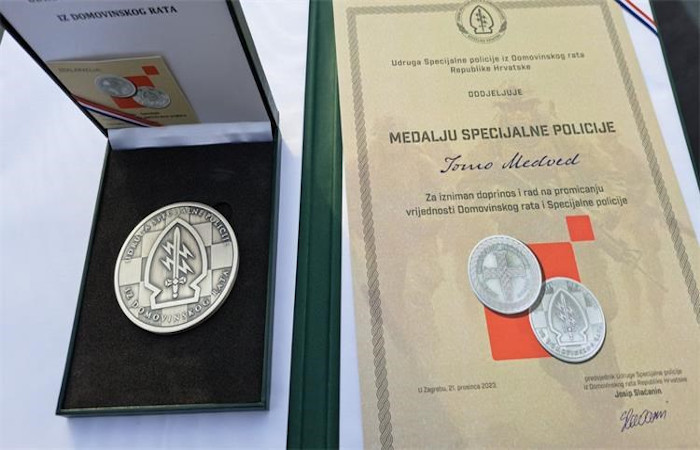 Udruga SP DR dodijelila medalju ministru Medvedu